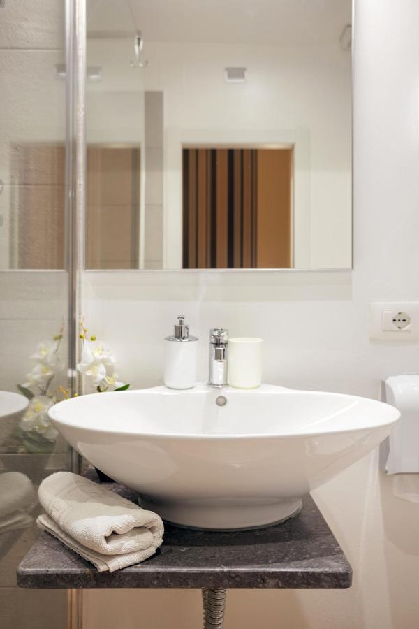 B&B Palermo Bella Rooms And Suites Bagian luar foto